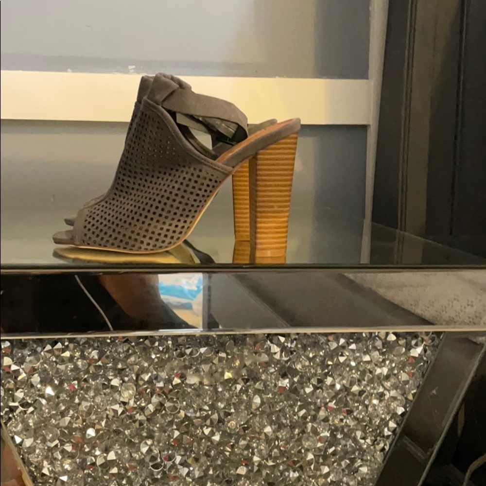 Grey gray 5-6inch heels un worn